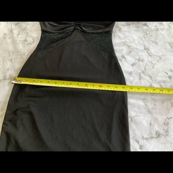 Black lace detail dress - Picture 9 of 9